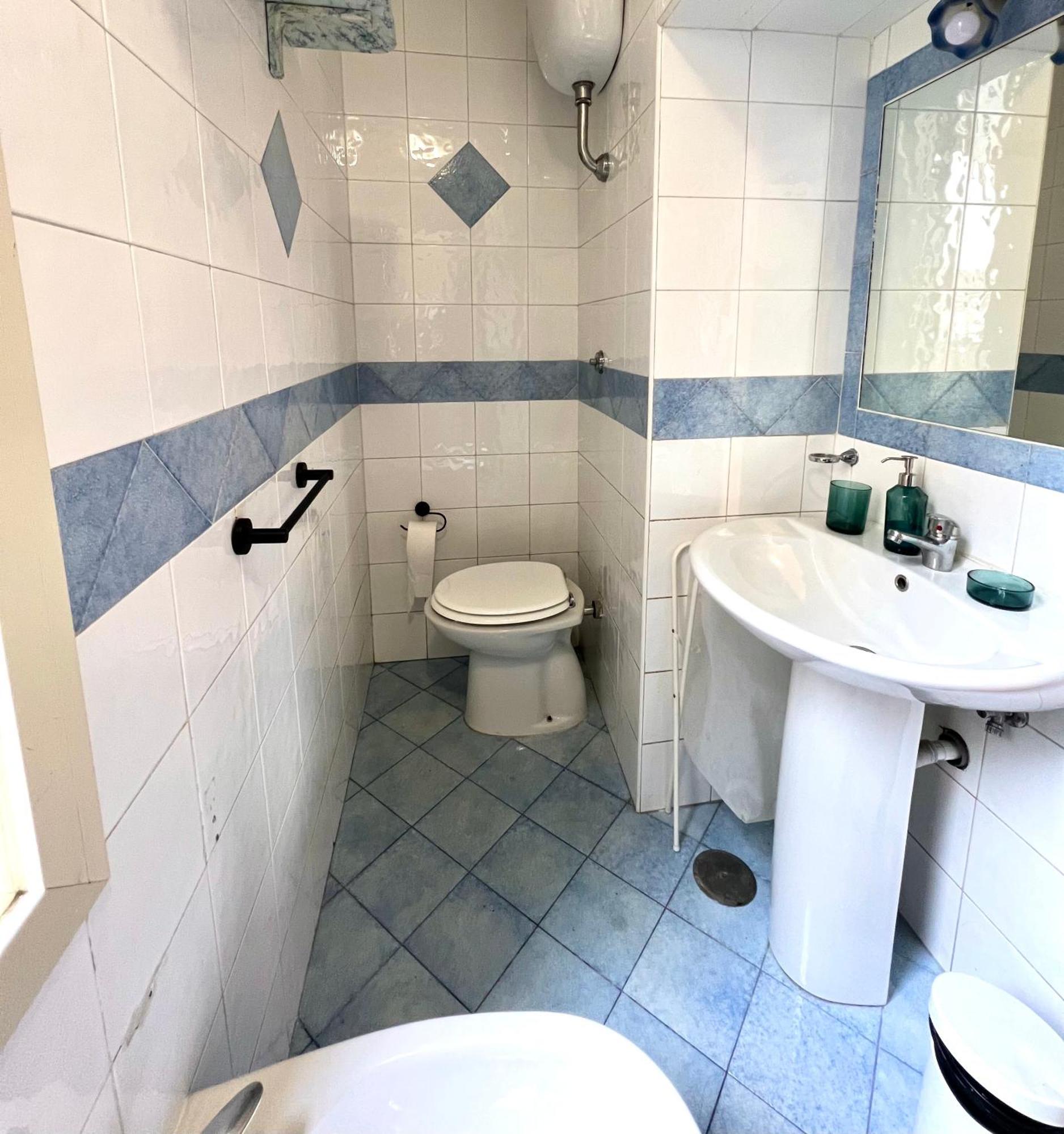 Core Guest House Наполи Екстериор снимка